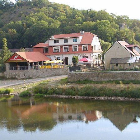 Hotel U Berounky Srbsko Экстерьер фото