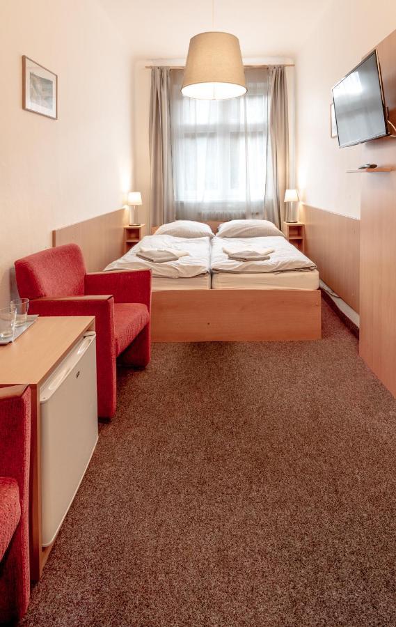 Hotel U Berounky Srbsko Экстерьер фото