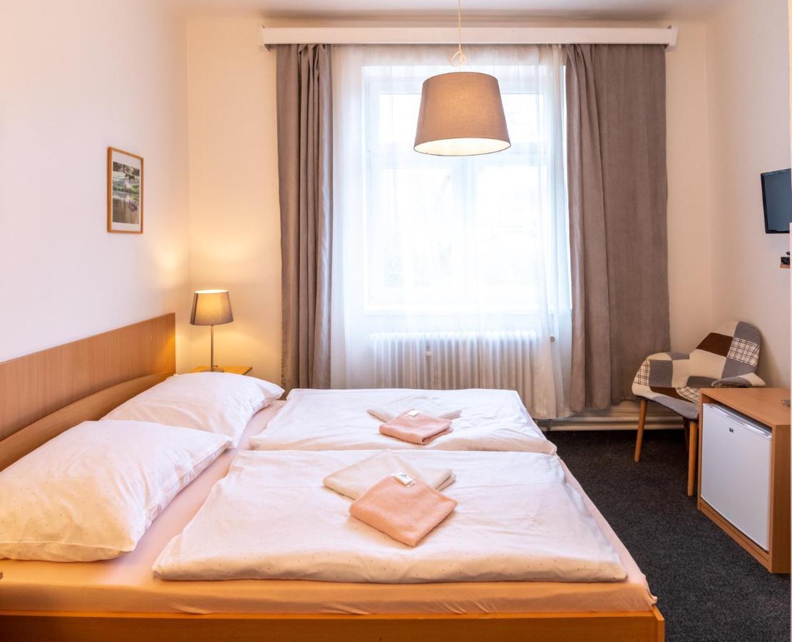 Hotel U Berounky Srbsko Экстерьер фото