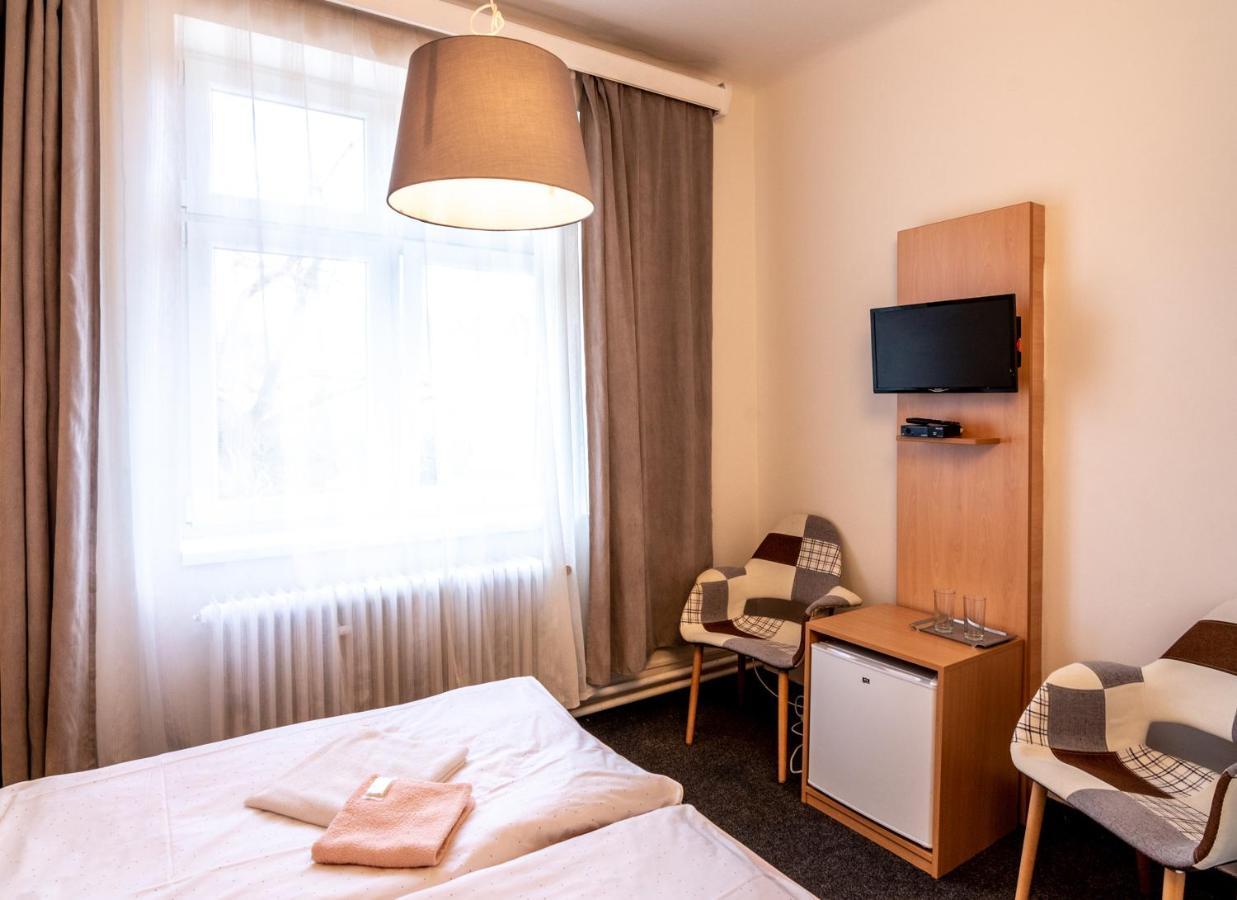 Hotel U Berounky Srbsko Экстерьер фото