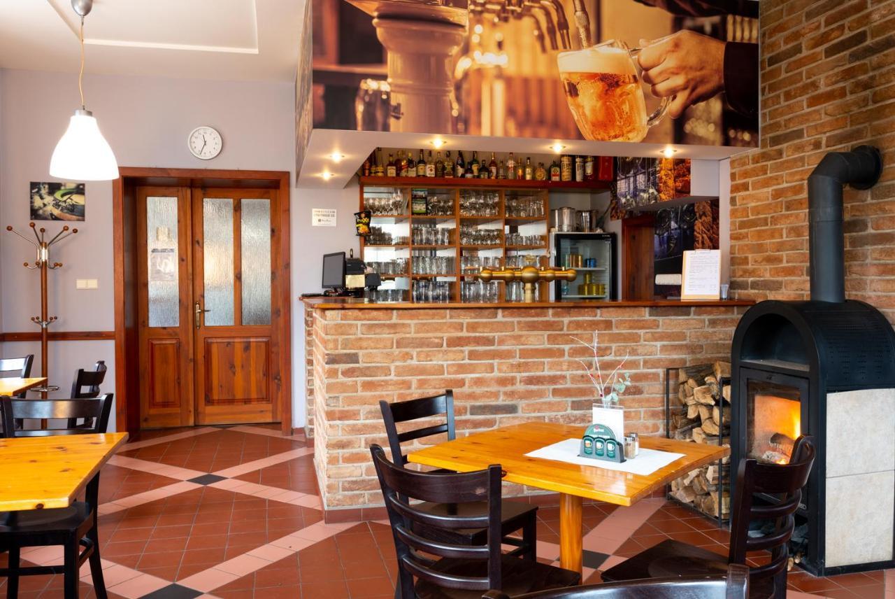 Hotel U Berounky Srbsko Экстерьер фото