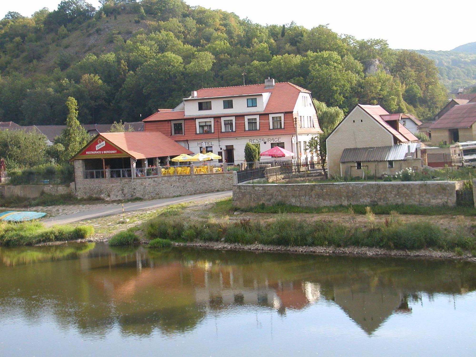 Hotel U Berounky Srbsko Экстерьер фото