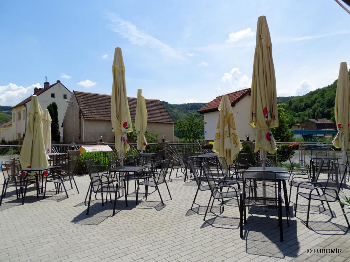 Hotel U Berounky Srbsko Экстерьер фото